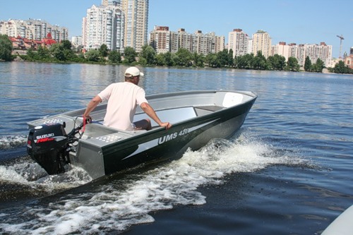 Катер TUNA UMS 420 M