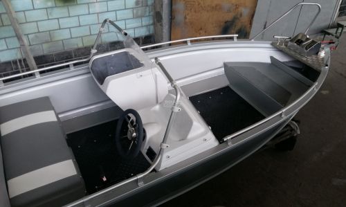 Катер TUNA 410 DC AL  