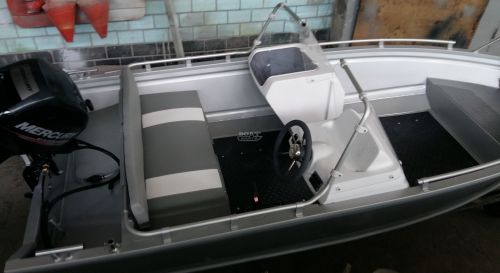 Катер TUNA 410 DC AL  