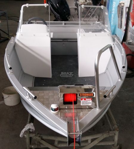Катер TUNA 410 DC AL  