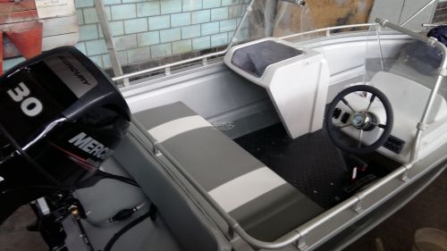 Катер TUNA 410 DC AL  