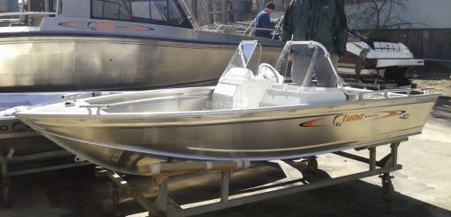 Катер TUNA 410 DC AL  