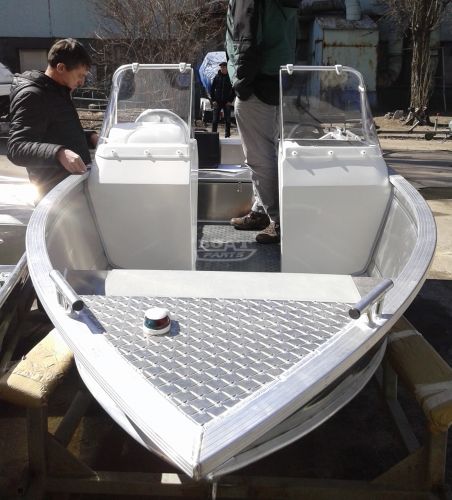 Катер TUNA 410 DC AL  