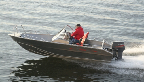 Катер TUNA UMS 500 DC AL