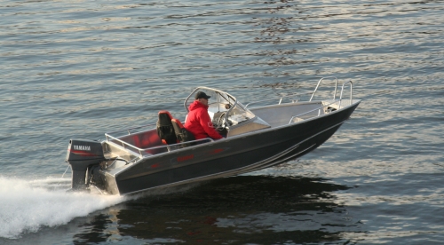 Катер TUNA UMS 500 DC AL