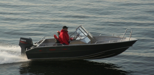 Катер TUNA UMS 500 DC AL