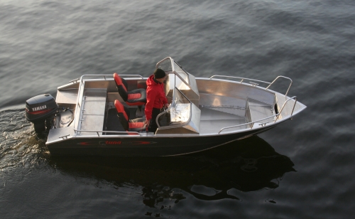 Катер TUNA UMS 500 DC AL