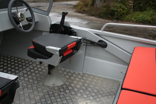 Катер TUNA 460 DC AL 
