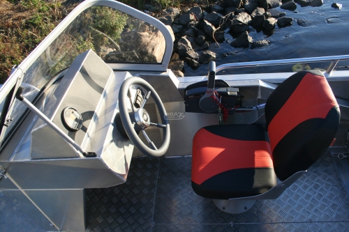 Катер TUNA 450 DC AL