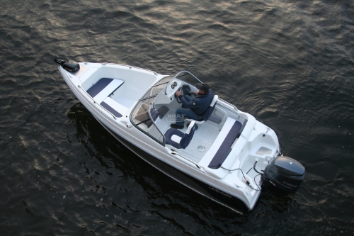 Катер TUNA UMS 520 DC PL