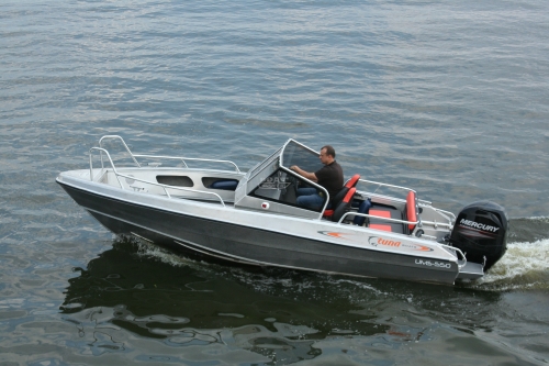 Катер TUNA UMS 550 DC AL