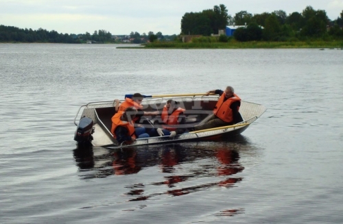 Лодка Wellboat 42