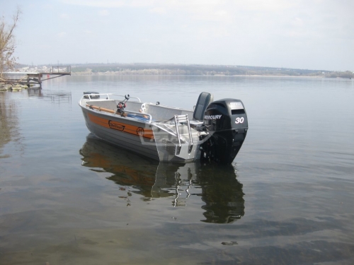Лодка Wellboat 42